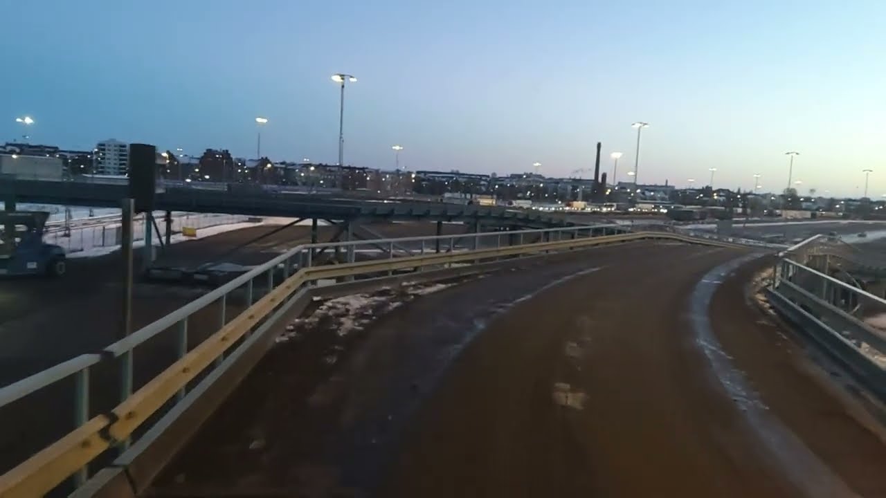 Съезд с парома TT-Line. 7-я палуба.