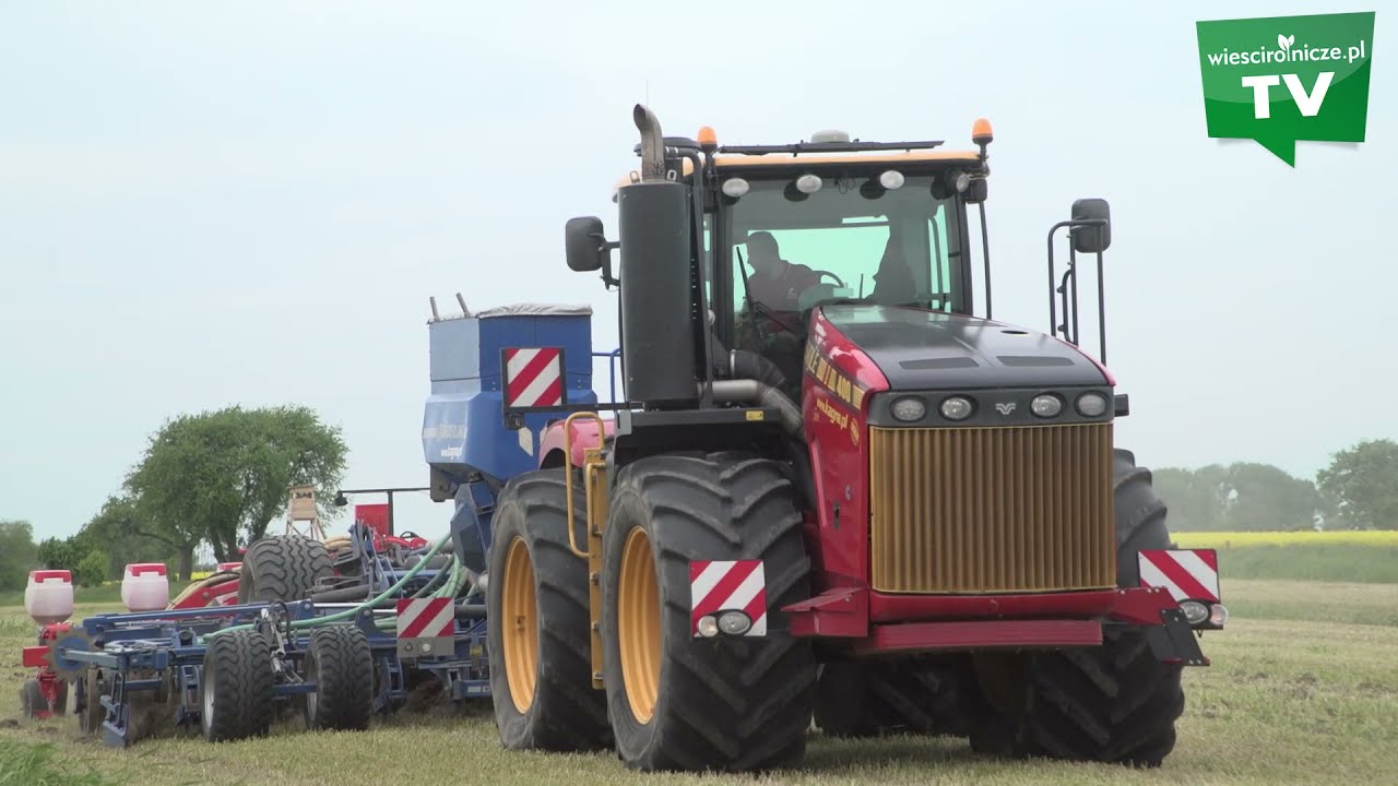 Ciągnik 450 KM, 12 litrów pojemność, w akcji na polu. Ile kosztuje?