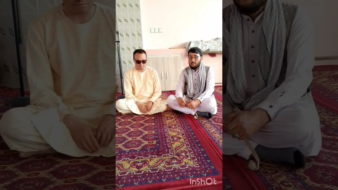 یک مصاحبه ای کوتاه و یک تلاوت زیبا