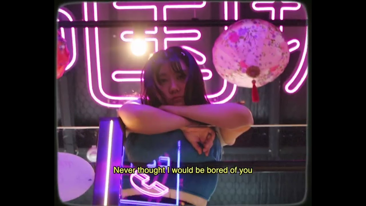tiffi - bored (official visualiser)