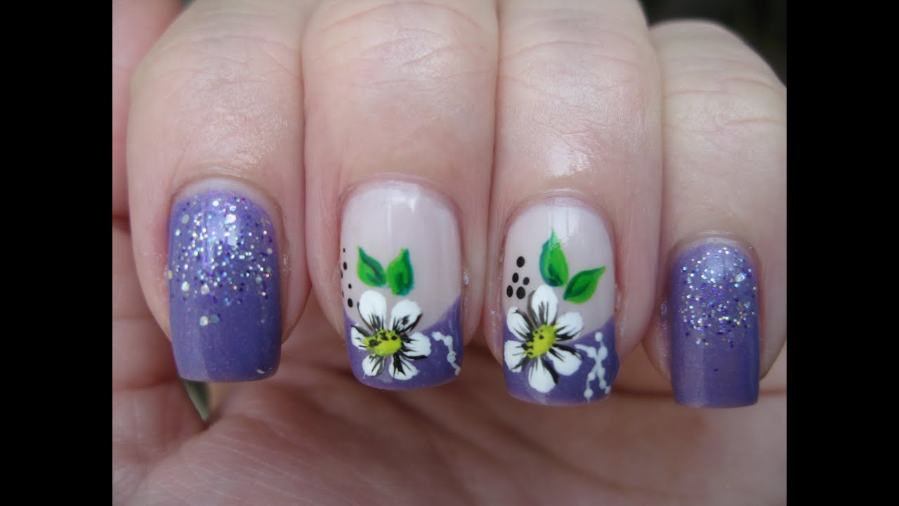 Nail art: Daisy on purple french