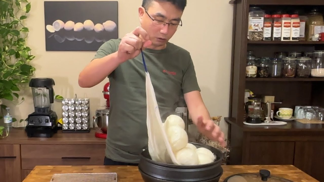 馒头这样做，又香又简单，做对这几个小要点，一定能成功，热腾腾的大白馒头，面香扑鼻，没菜都能吃一个