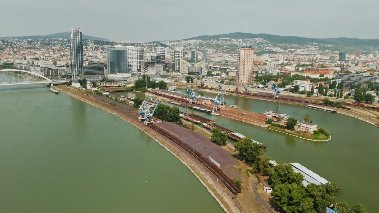 PRESŤAHUJEME PRÍSTAV Z CENTRA BRATISLAVY?