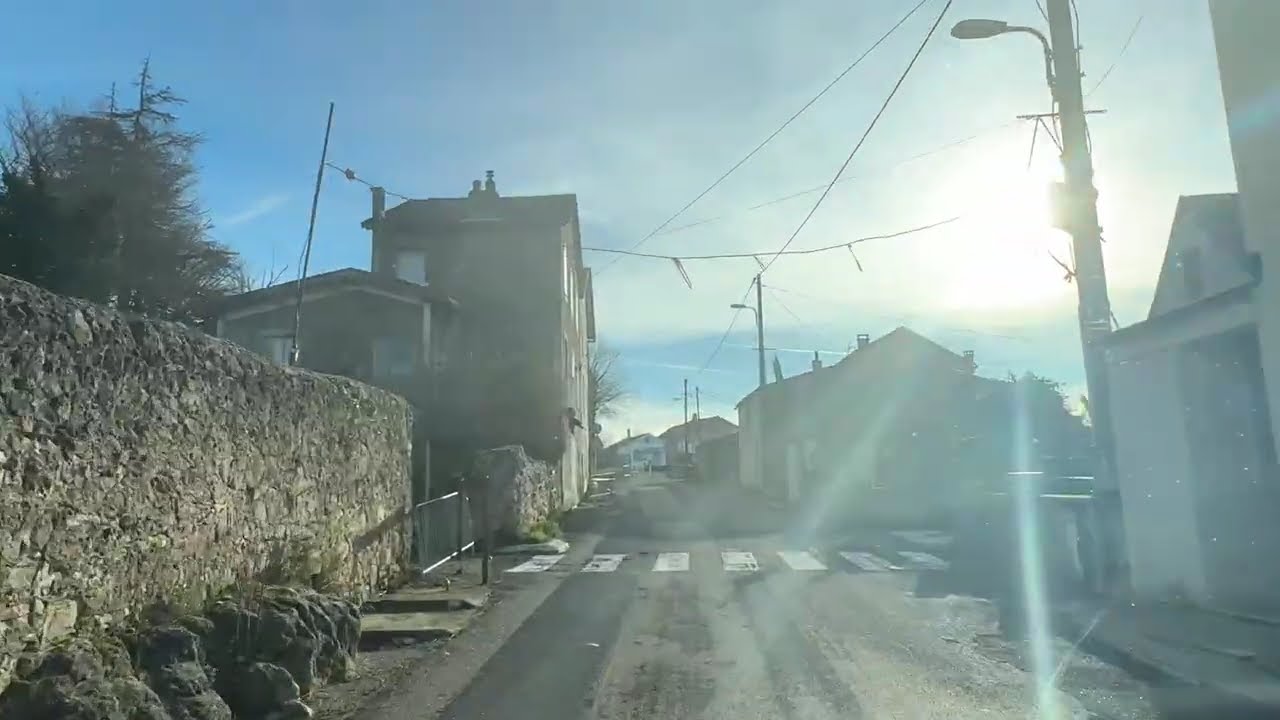 Bij vertrek vanmorgen uit na 5 km moesten we door dit Middeleeuwse dorp heen met de camper