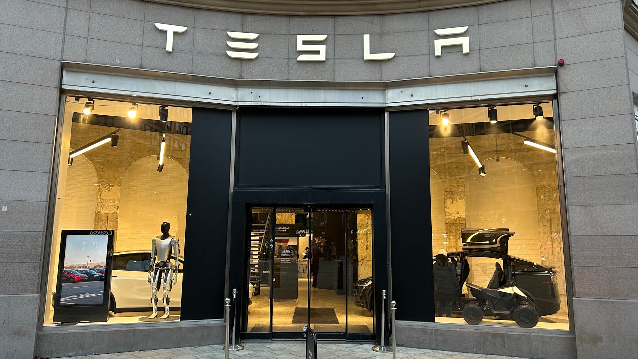 Дилер Tesla в Стокгольме 🇸🇪2026