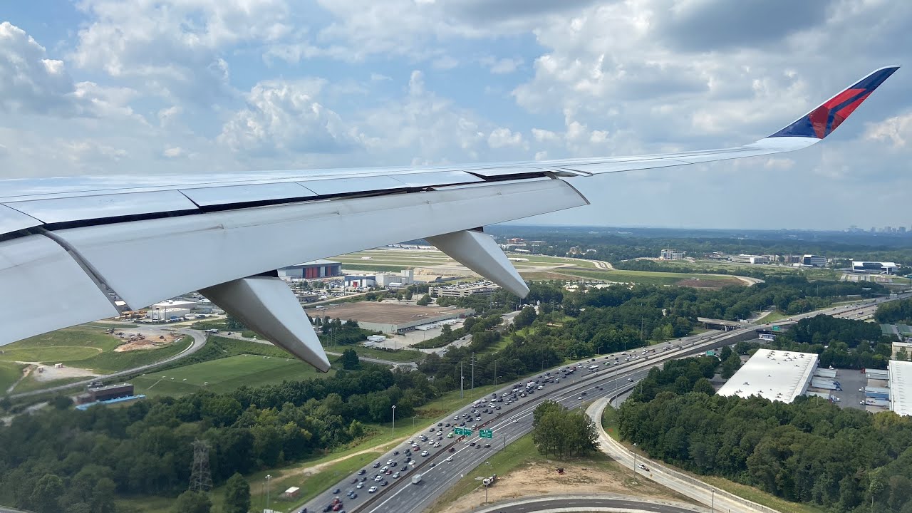 Delta Airlines Airbus A350-900 Landing in Atlanta (ATL)