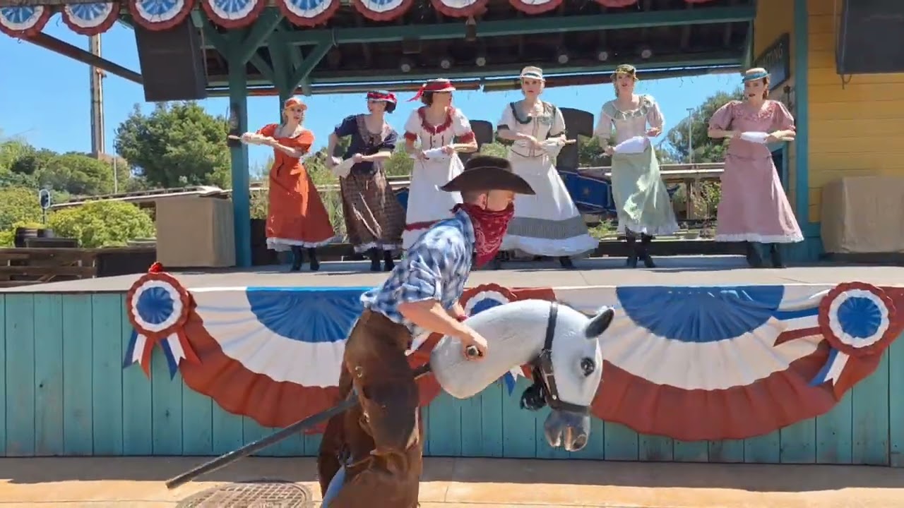 Animación de calle asalto al tren. Port aventura verano 2025