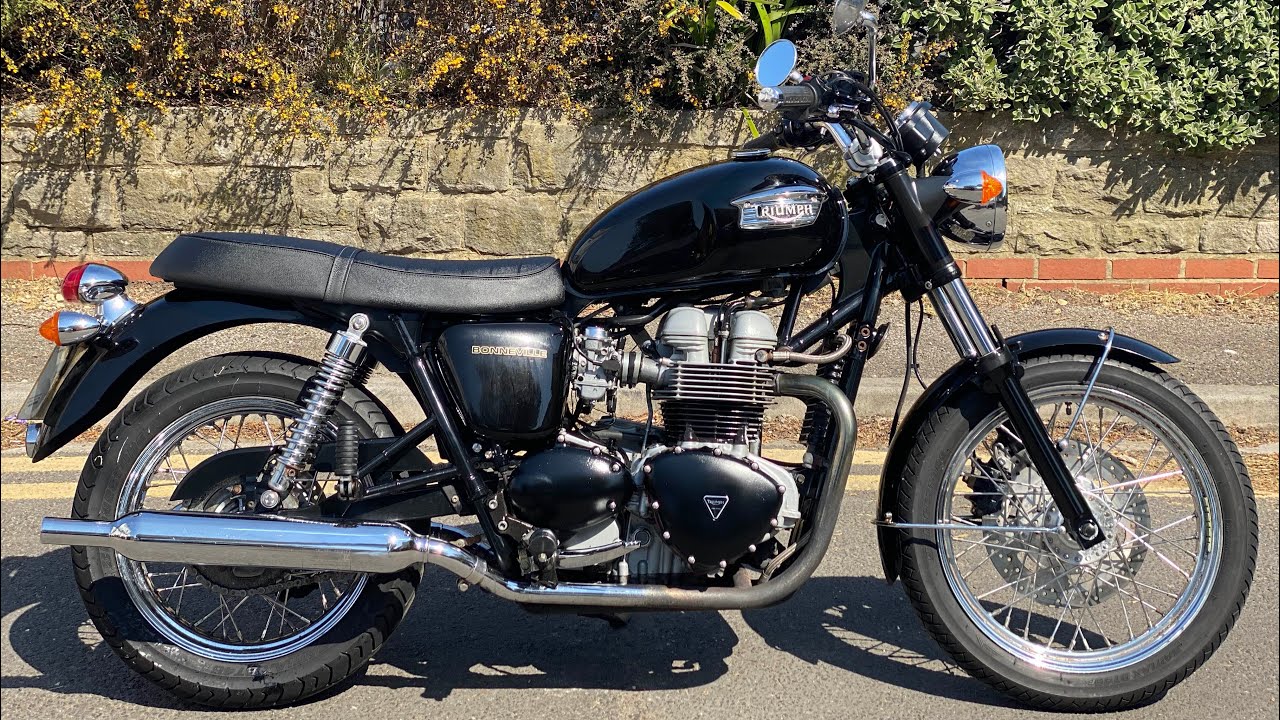 Dynomite Motorcycles - 2006 Triumph Bonneville