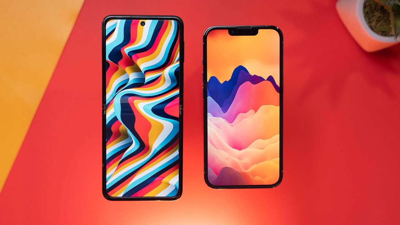 iPhone 13 vs Galaxy Z Flip3 Review - The Truth