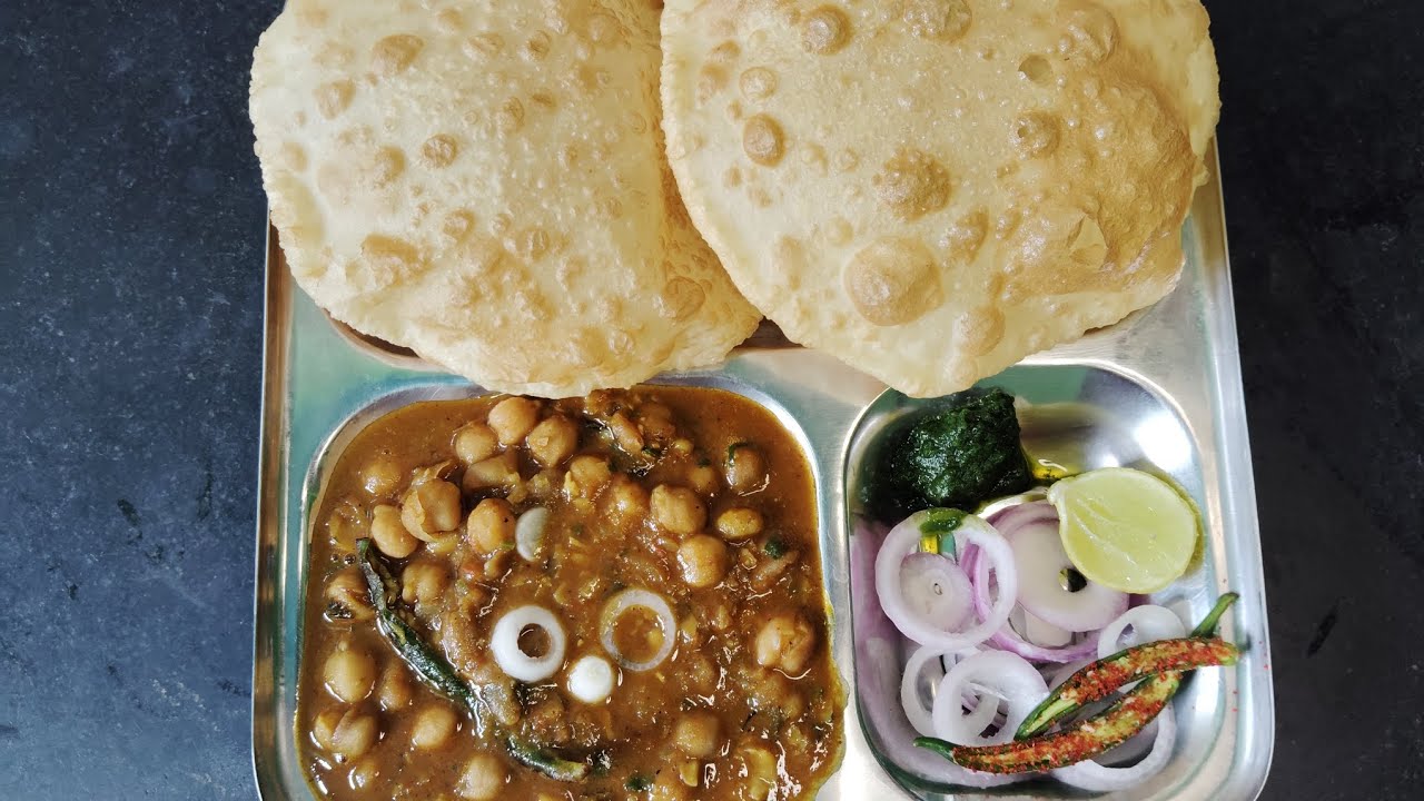Ghar par banaye naram or bhule huye chole bhature chhote bhature recipe #viralvideo