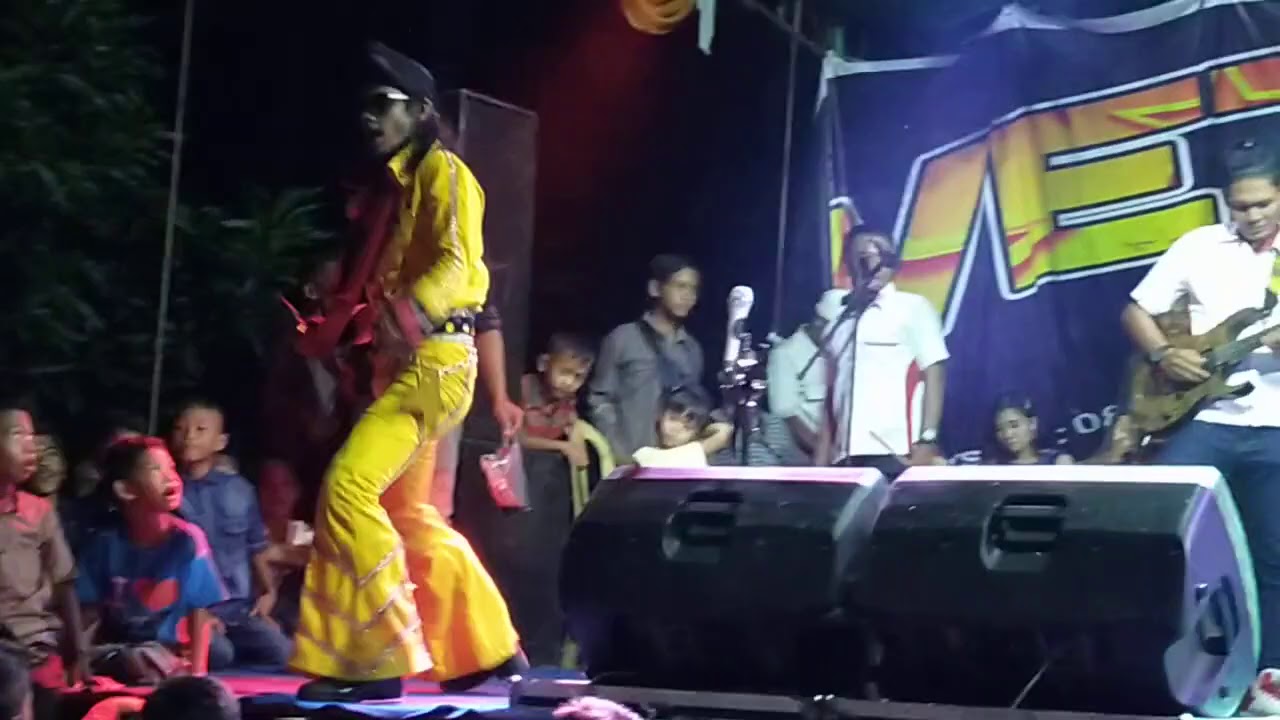 bang Sood Sood. Ali Akbar konser diTeluk Pakedai