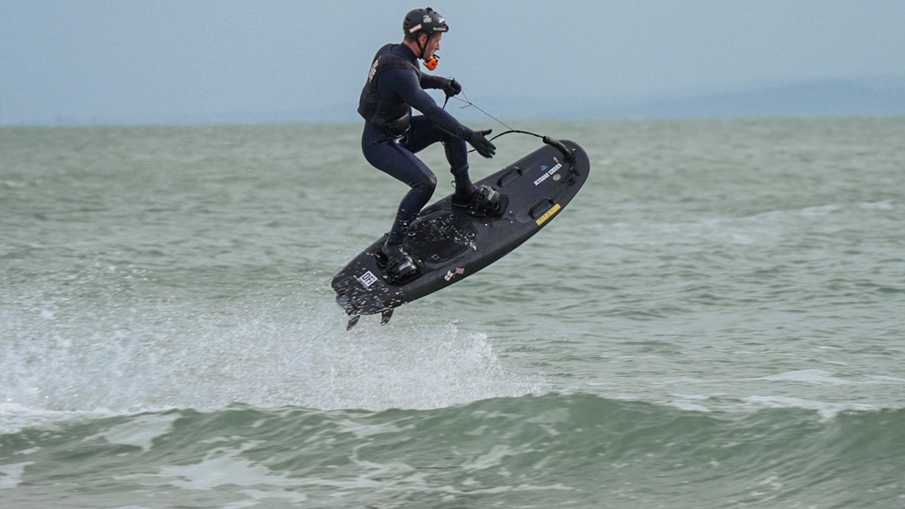 BACK ON MY JET POWERED PETROL SURFBOARD - FULL SPEED JETSURF DREAMS!