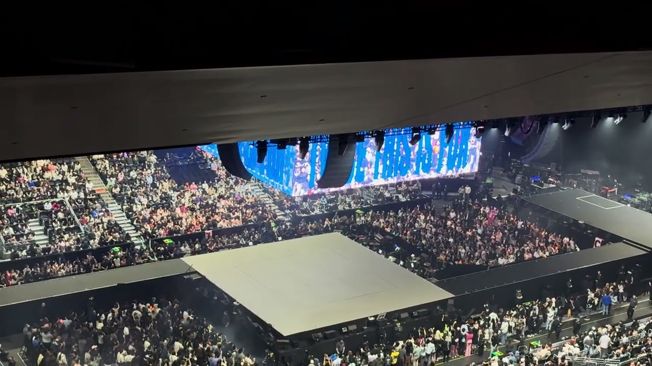 PRE SHOW INTRO (Like Ooh-Ahh) - TWICE Live at Climate Pledge Arena in Seattle, Washington 1/14/2026