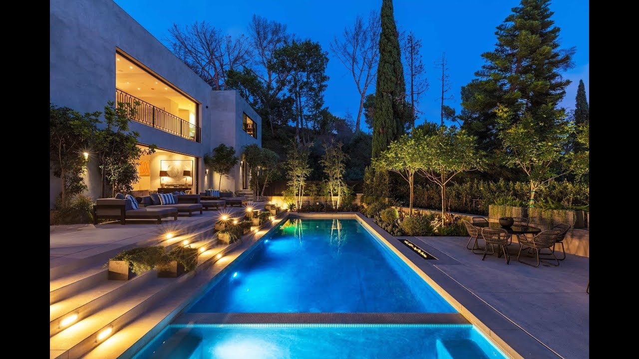 1317 Delresto Drive | Beverly Hills Post Office