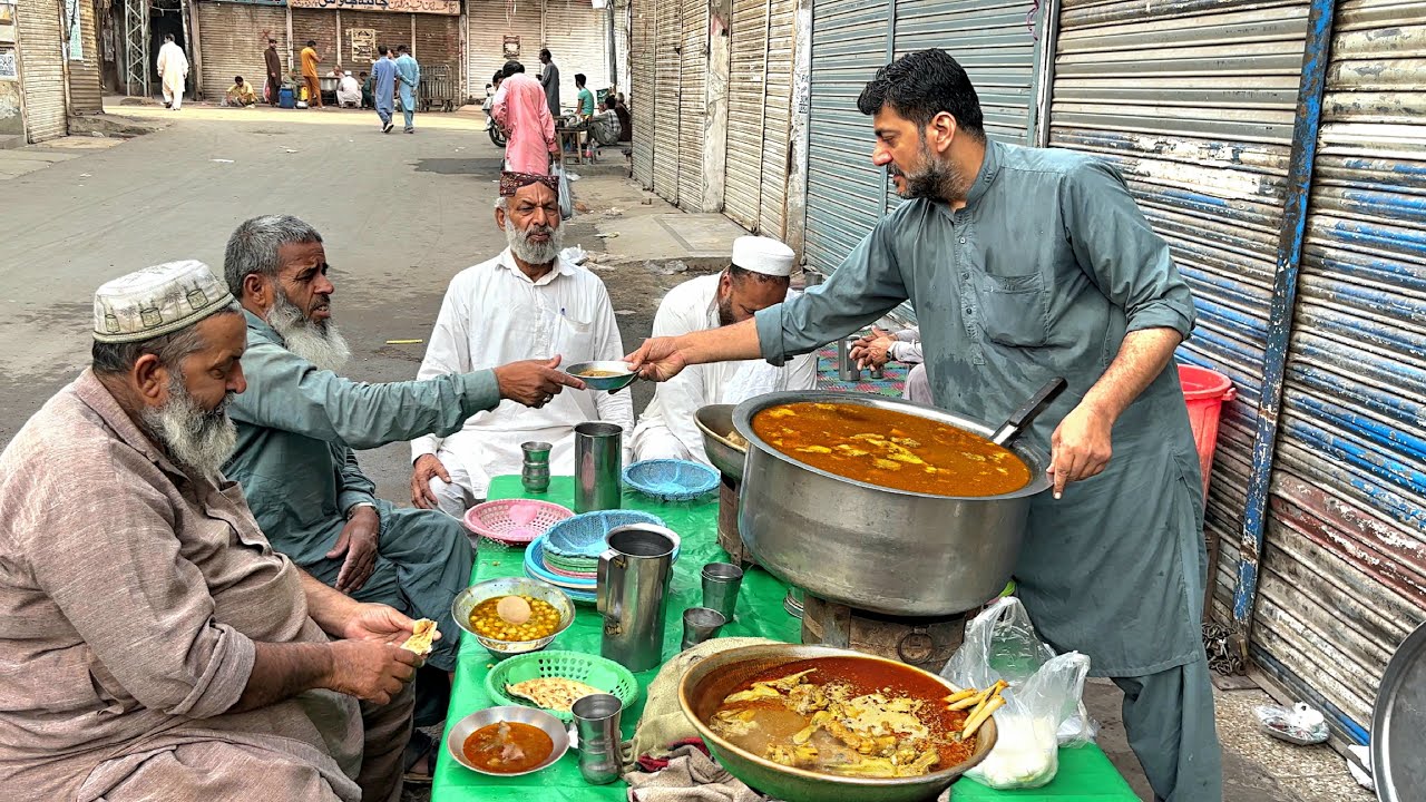 50 Rs /-😱 CHEAPEST Desi ROADSIDE Breakfast | DHABA Food| Mutton PAYA |CHANAY | PAKISTANI Street Food