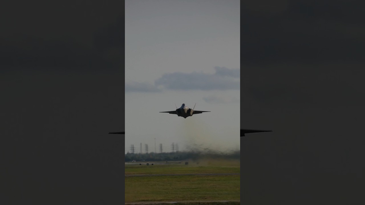 F-35 &ldquo;Lightning ll&rdquo; demo team preforming a vertical takeoff at WOH 23