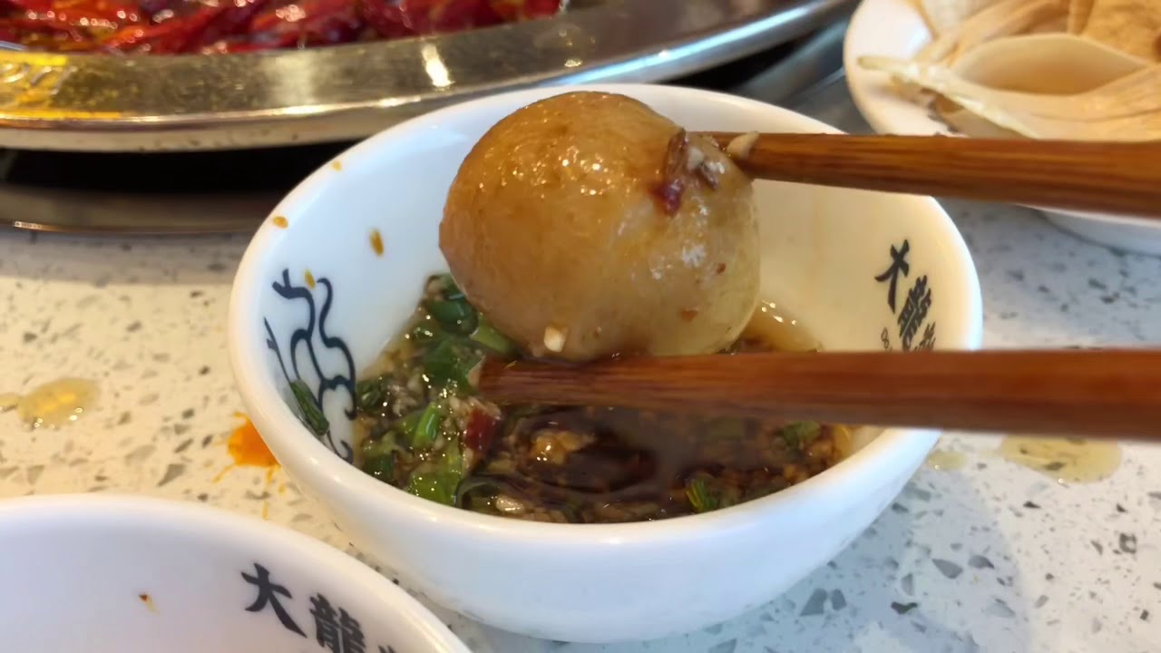 Video 3 of 3 , Da Long Yi Hotpot 大龙燚火锅 Singapore