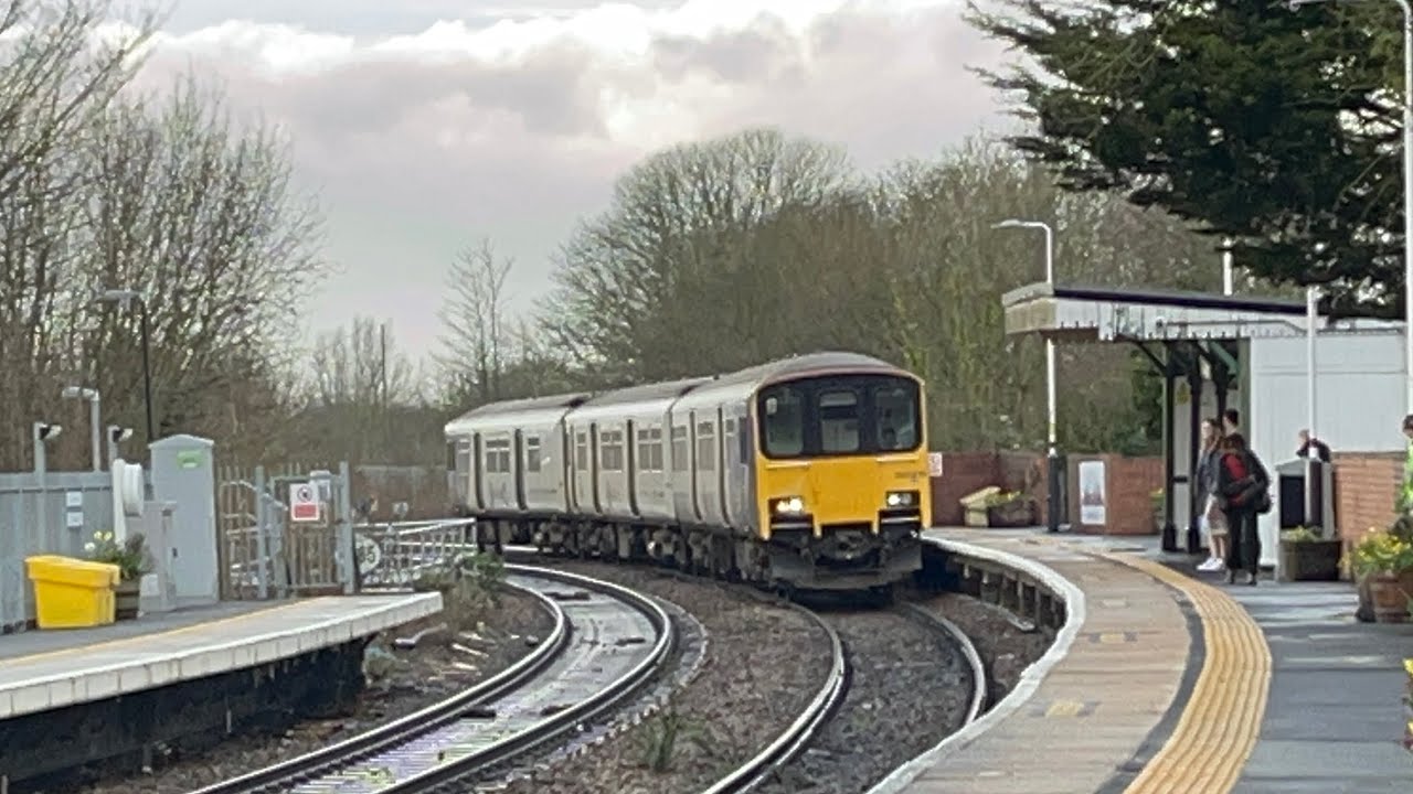 Déjà vu “Sardine” closeup 150008 & 150002 return at 16;32 Lea Road 15/3/2026