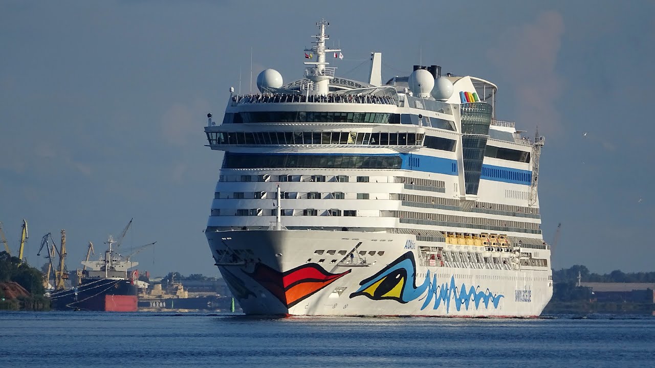 Cruise ship  