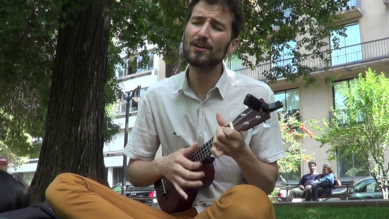 DIEGO LORENZINI / Entre un cerro y otro.