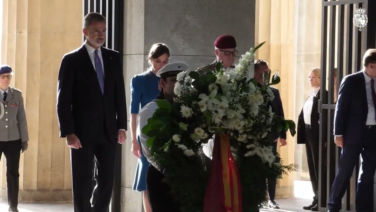 Ofrenda floral de Sus Majestades los Reyes