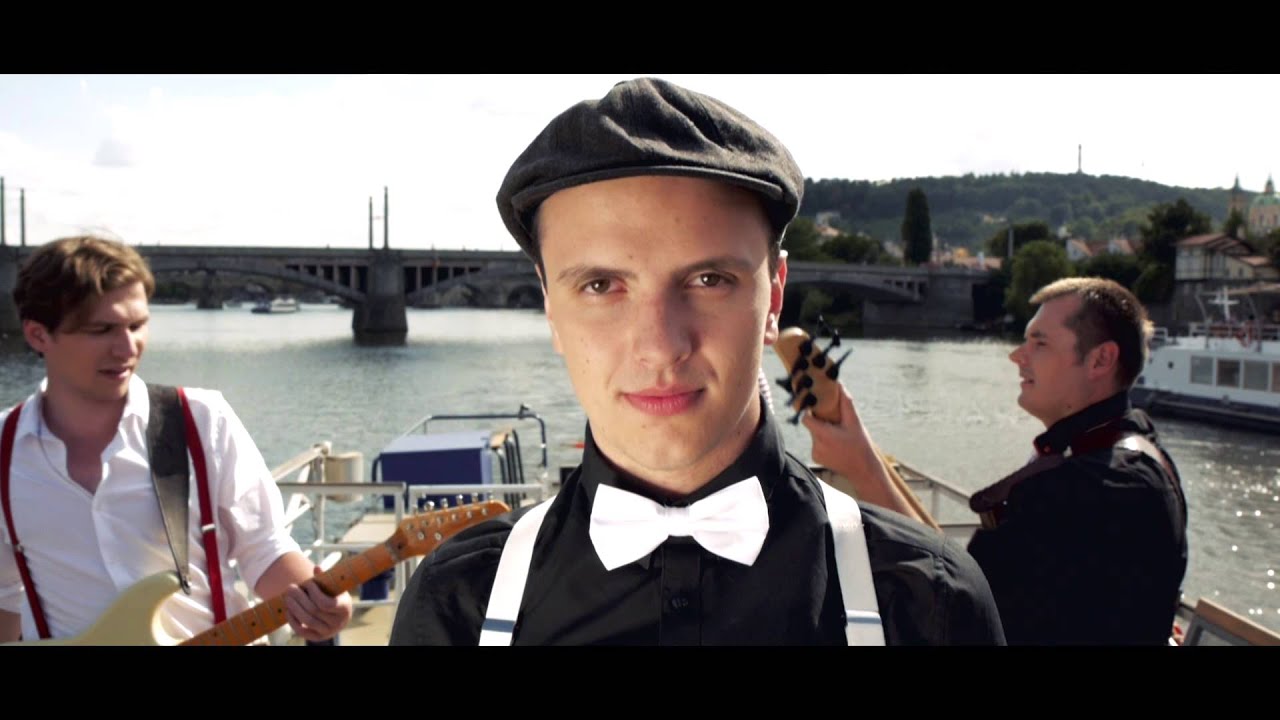 Artmosféra - Červenej nos (Official Video)