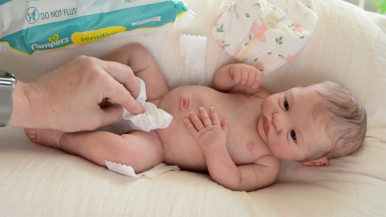 Feeding and Diaper Time! Drink & Wet Silicone Reborn Baby Pip #reborn #reborncommunity #siliconebaby
