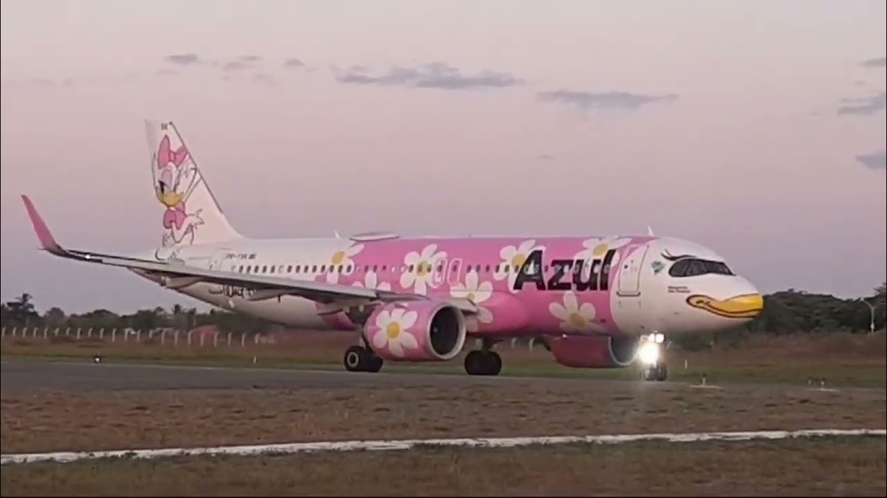 Azul A320-251N ( Margarida Daisy Duck Livery) Decolando do Aeroporto de Parnaíba 28/07/2024