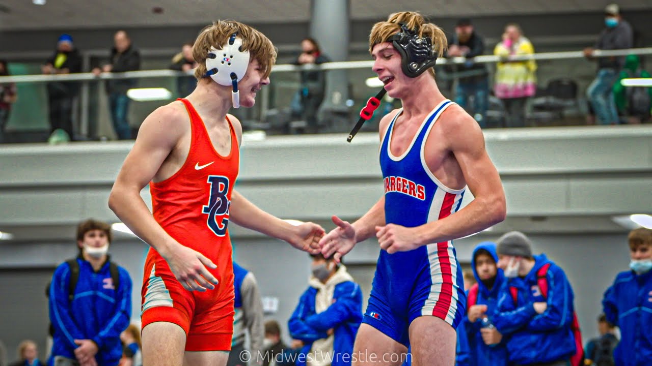 132 – Patrick Sierzputowski {G} of Dundee Crown IL vs. Isaac Wilson {R} of Buffalo Grove IL