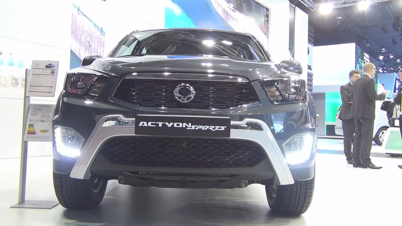 SsangYong Actyon Sports 220 e-XDi 4WD MT (2017) Exterior and Interior