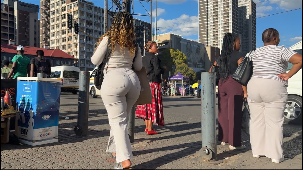 Ep 4:Water water Nyash 🍑🍑🍑😘 walking tour tour in JHB|#southafrica #mawhoo #johannesburg #viral 