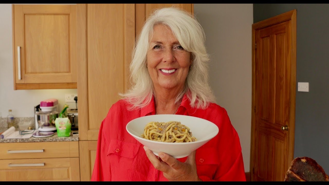 Pasta Grannies discover bigoli, a handmade spaghetti style pasta!