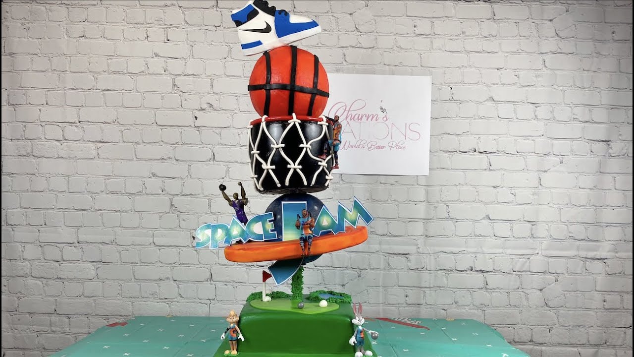 Making A Space Jam Themed Anti-Gravity Cake
