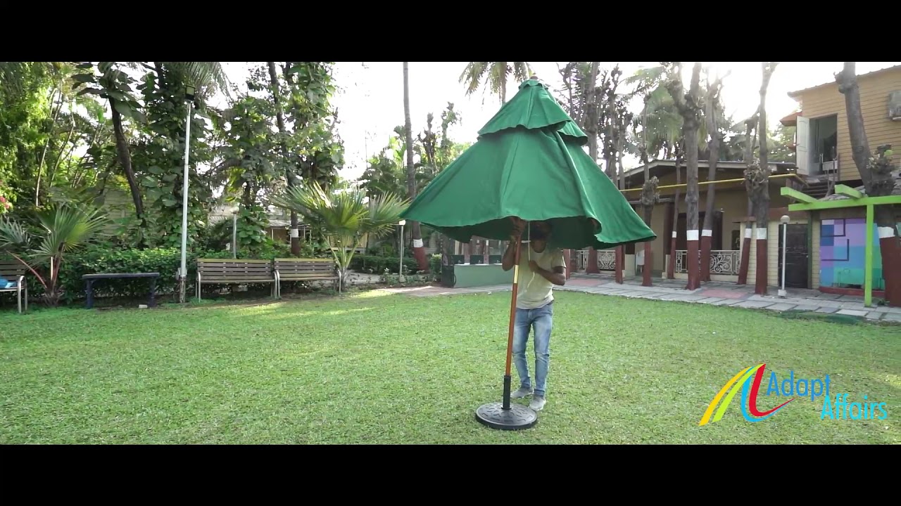 Luxury Double Deck Wooden Patio Garden Umbrella Installation