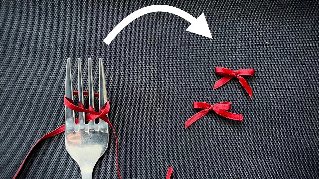 einfache Minischleife selber binden 🎀  DIY einfache Geschenkschleife basteln mit dem Gabeltrick