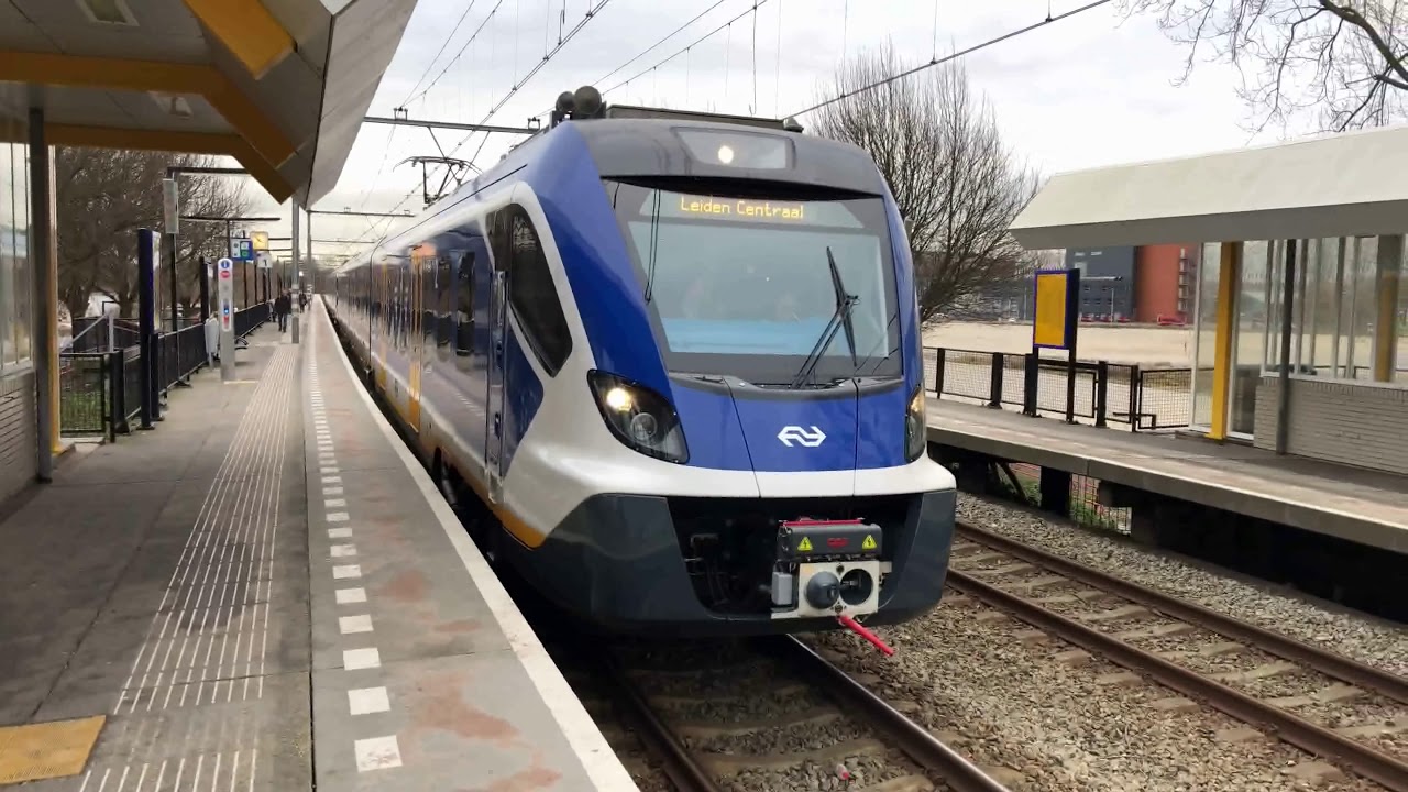 SNG 2310 + 2719 halteren op station Zaandam Kogerveld!
