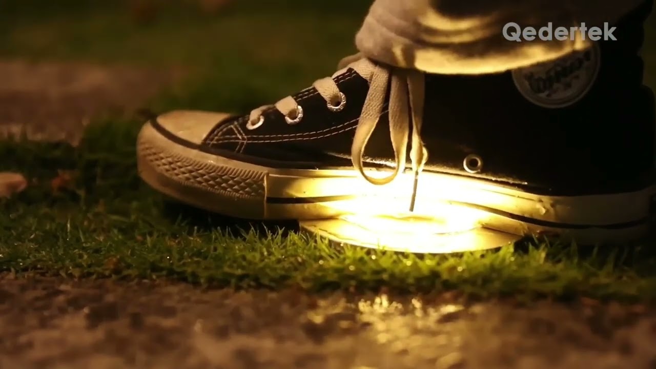 Qedertek 8 Pezzi Luci Solari Giardino Esterno, 8 LEDs Faretti led Solari Luce Sepolta Bianco Caldo L