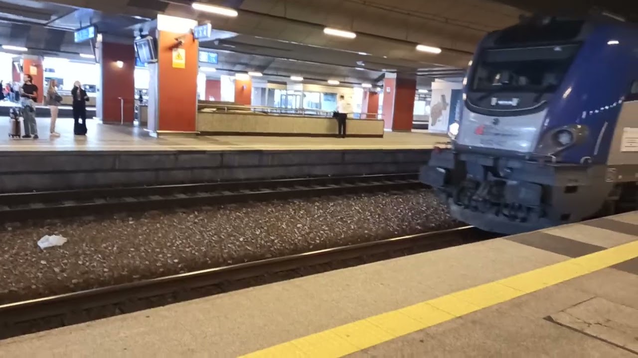 Kraków Gł. i wagon PARS Nova Bdpee231 w IC Cracovia