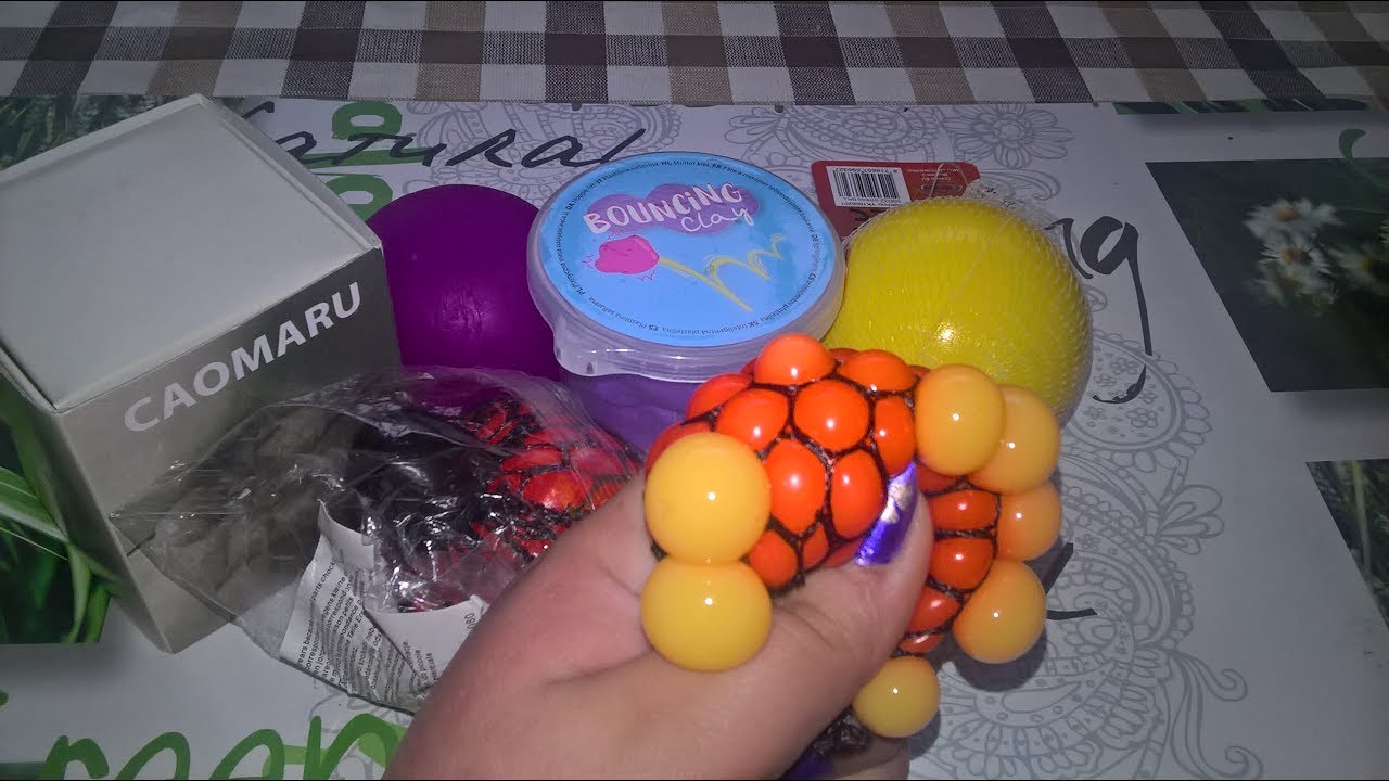 TEST DE PLUSIEURS BALLES ANTI STRESS