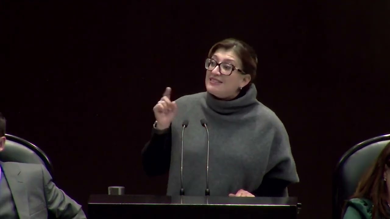 En tribuna para hablar a favor de reforma a los art 4 y 27 constitucionales en materia de bienestar