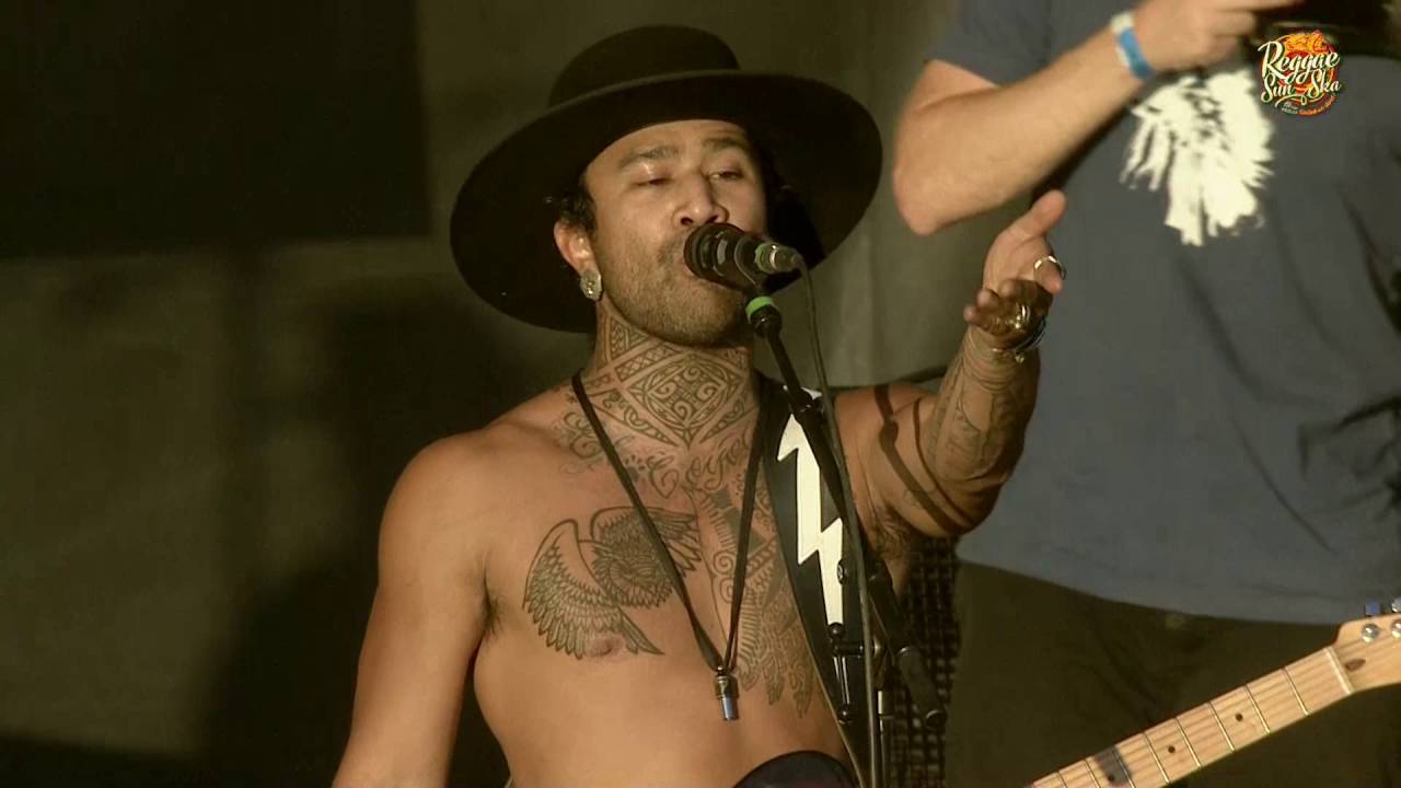 Live de Nahko and Medicine for the people - Reggae Sun Ska 2016