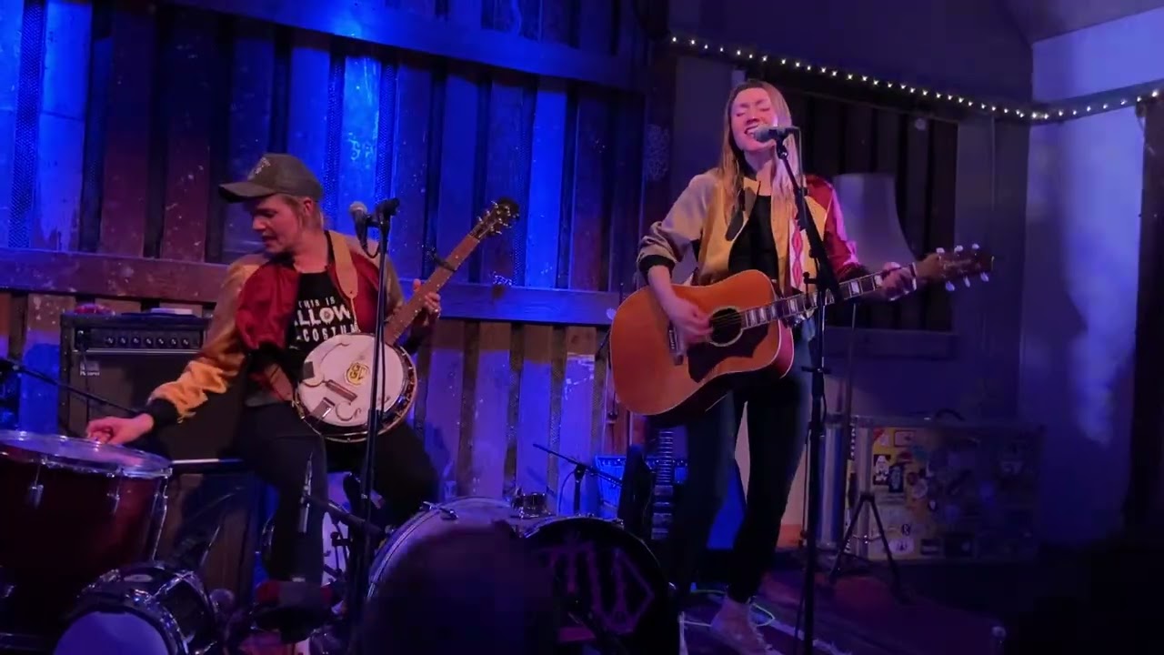 @baskery på @gnistenry9323 med deres version af Bluegrass