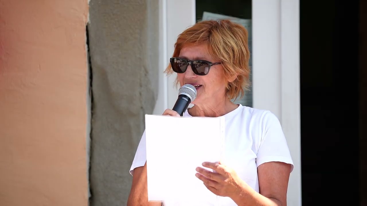 V sklopu slovesnosti, je stara šola sama spregovoria z besedami, ki so segle do srca