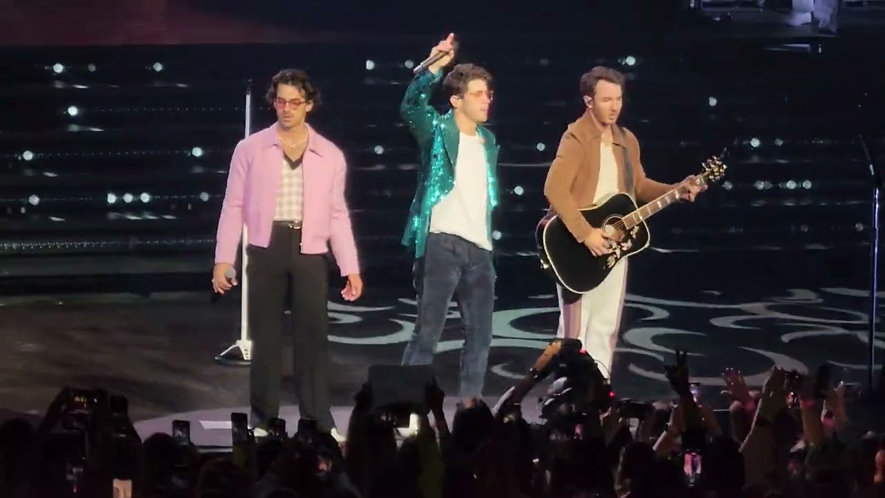 When You Look Me In The Eyes - Jonas Brothers at Dolby Live at Park MGM Las Vegas 6/4/22