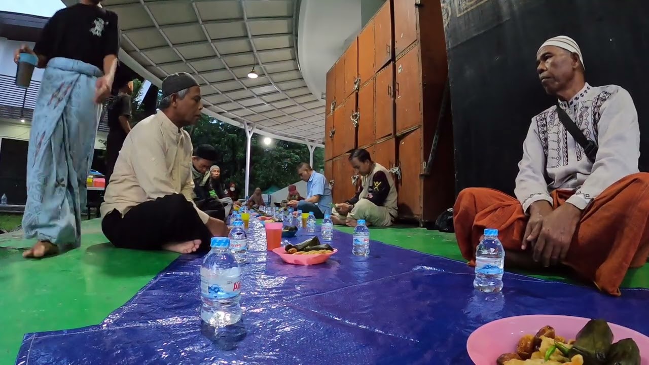 PERSIAPAN BERBUKA SIAP! MENUNGGU JAMAAH DI MASJID AL-MUNAWAROH SENTUL CITY