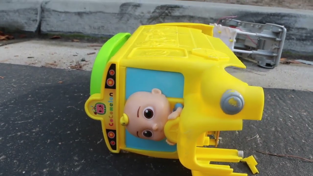 Музыкальное обучение разрушению автобуса Cocomelon