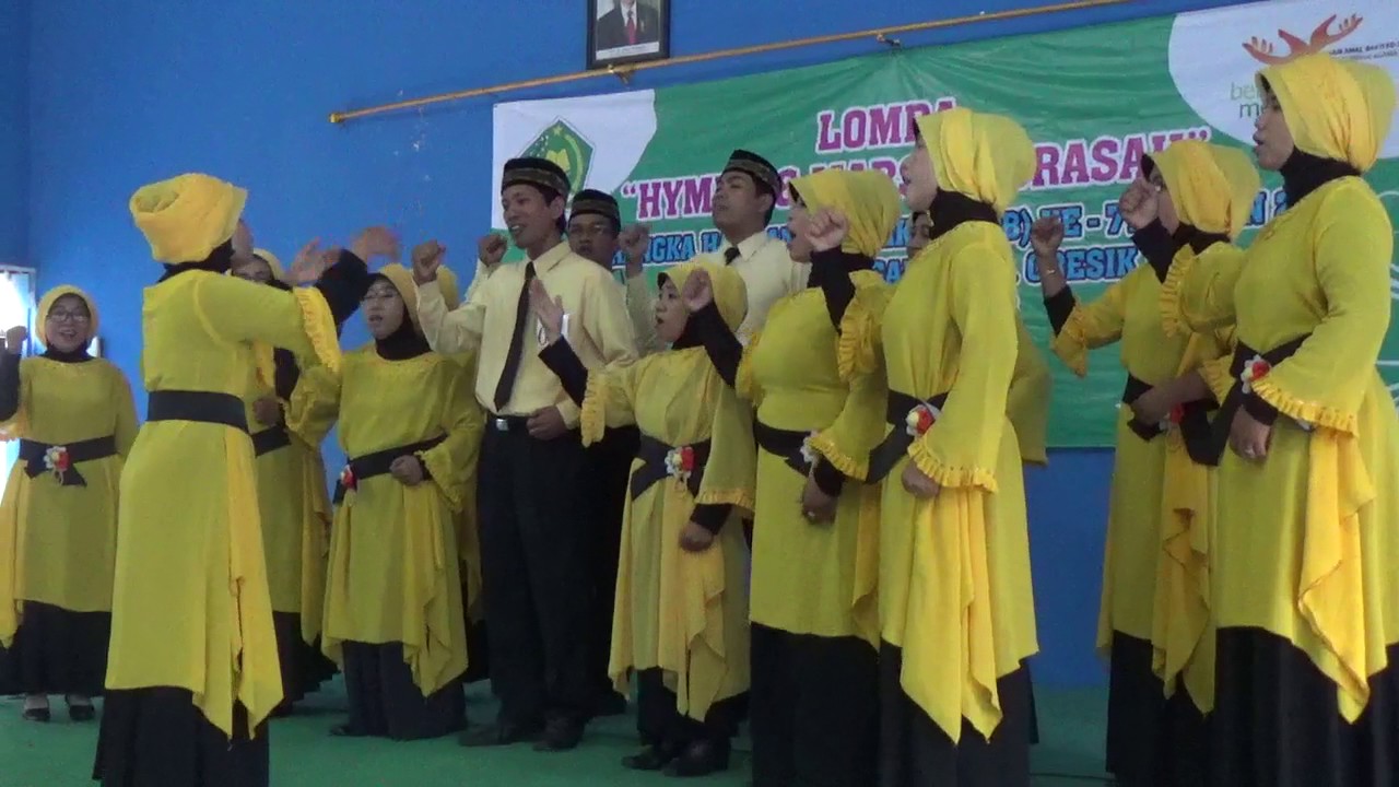 PADUAN SUARA MTsN GRESIK (MARS MADRASAH)