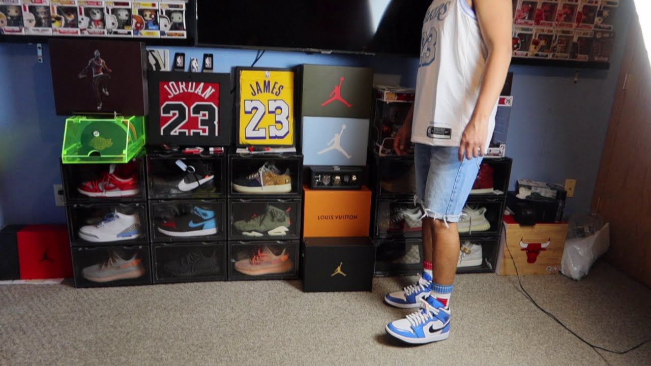 Jordan 1 mid signal blue on feet 