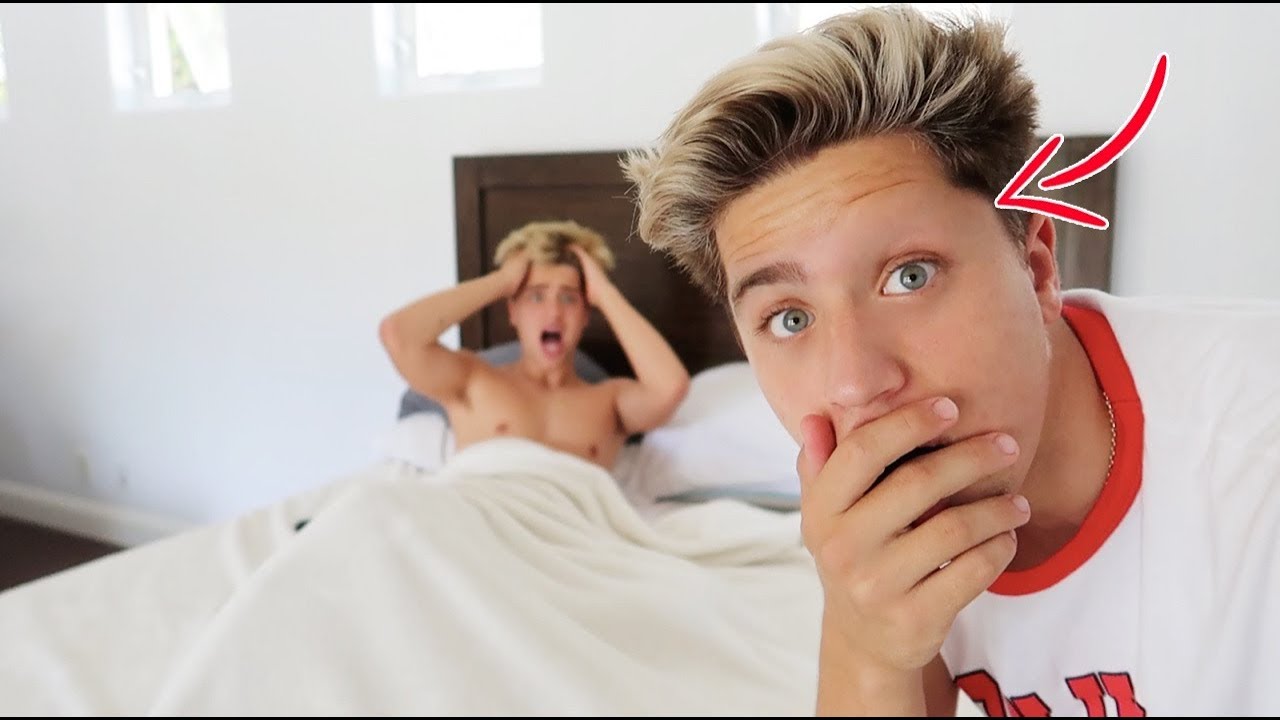 SHAVED EYEBROW PRANK ON TWIN BROTHER (Prank Wars)