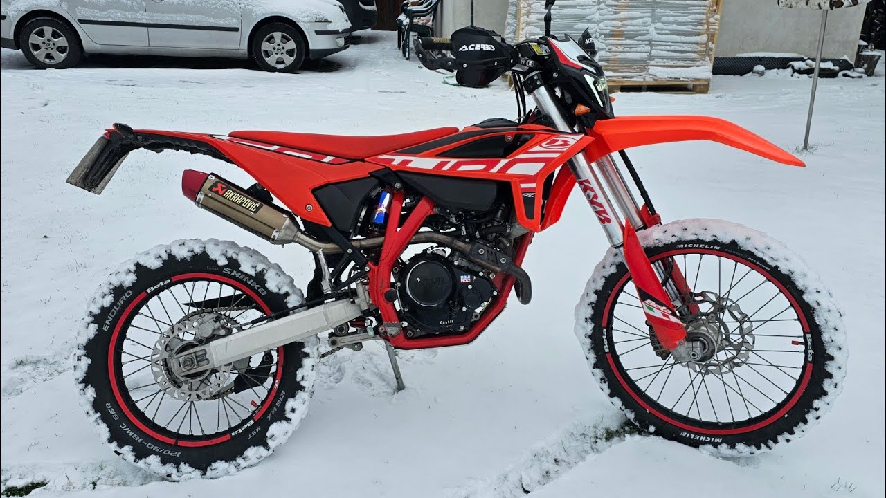 BETA RR 125 4T IN SNOW!